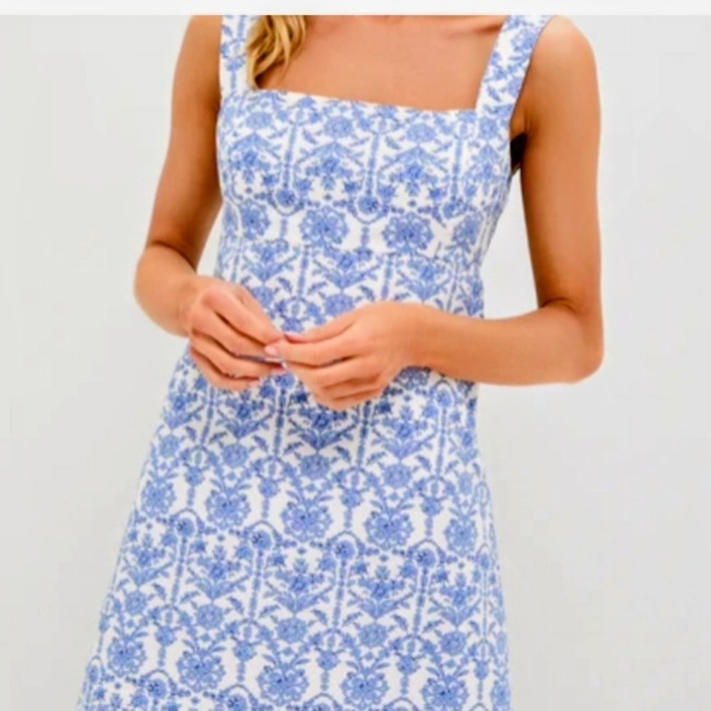 Tuckernuk Elegant Blue and White Floral Dress RESORT WEAR PREPPY COUNTRY CLUB